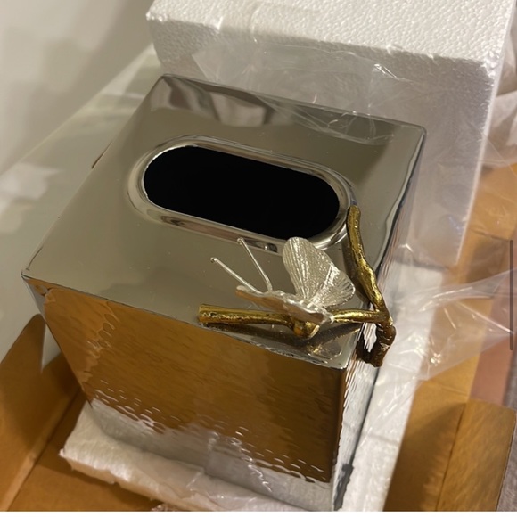 Delightful Butterfly Ginkgo Tissue Box Cover metal textures in solid bro… - Picture 8 of 12